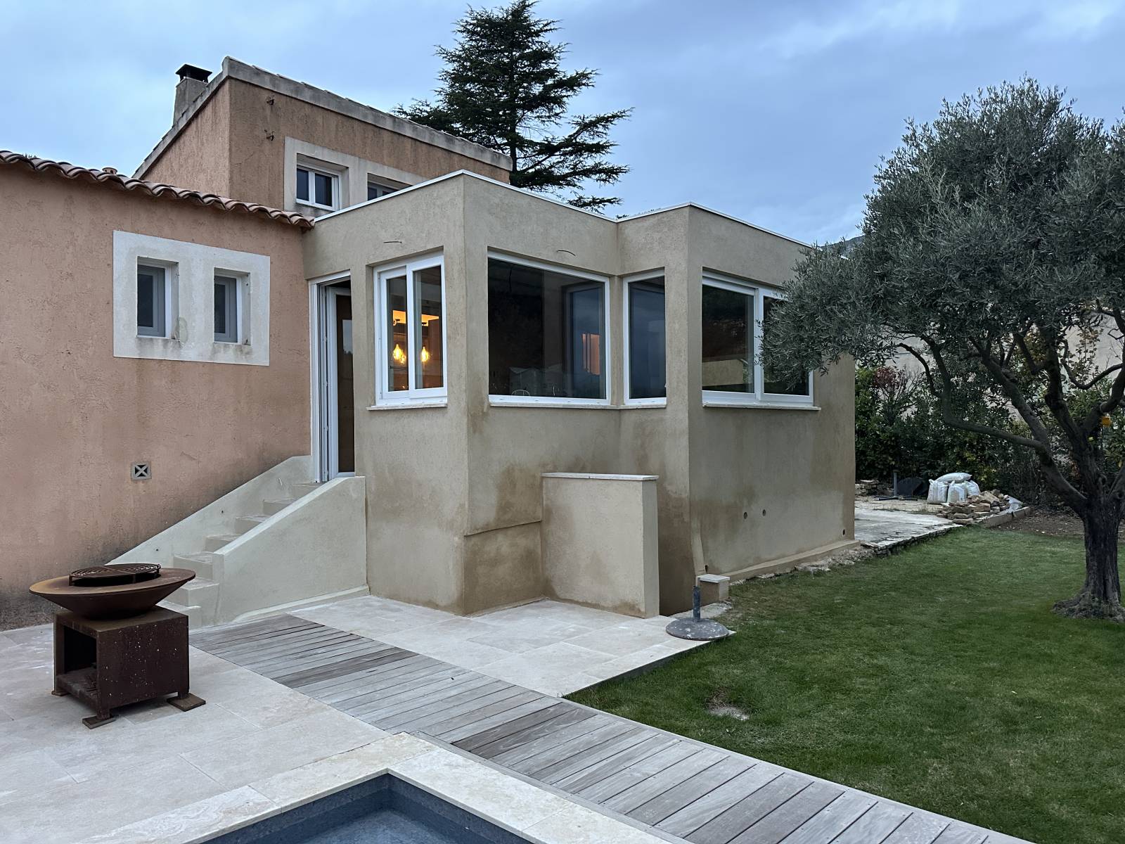 Changement de double vitrage sur menuiserie PVC ou alu avec isolation phonique et thermique optimale à Rognac 13 dans les Bouches-du-Rhône