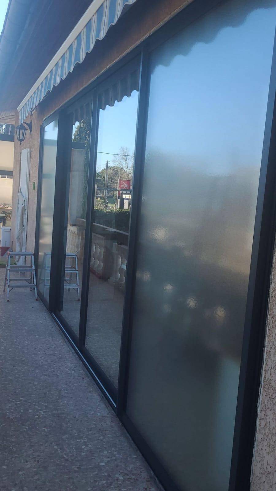 Entreprise spécialisée dans le changement de fenêtres en PVC ou aluminium avec isolation thermique renforcée à Carry-le-Rouet 13 sur la Côte Bleue