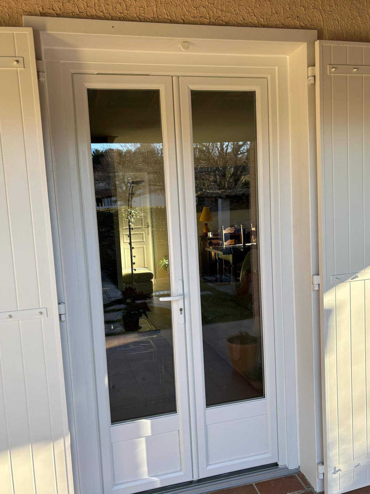 Pose de portails en aluminium sur mesure avec thermolaquage et finitions modernes pour une entrée élégante à Salon-de-Provence 13 dans les Bouches-du-Rhône