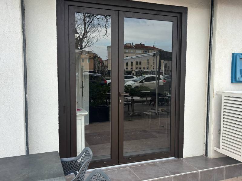 installation porte de restaurant vitrage feuilleté Martigues