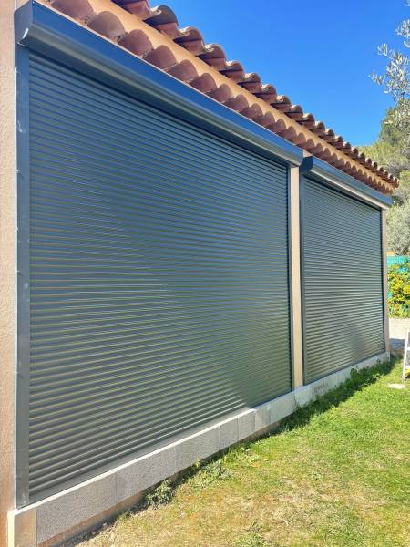 volets roulants électriques sur mesure pour baie vitrée Carry le Rouet