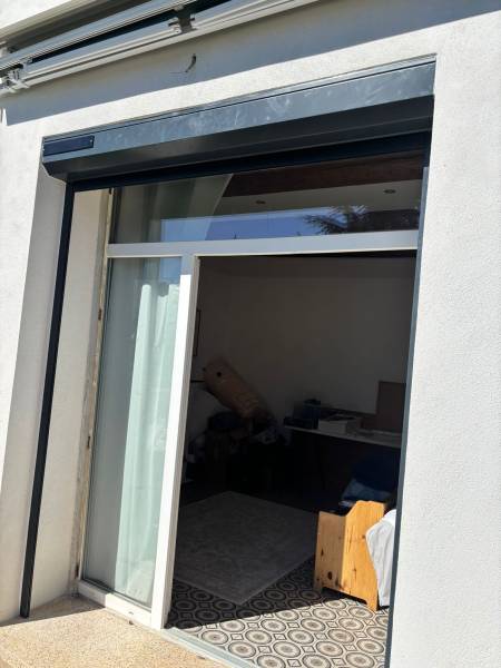 artisan pour installation volet roulant solaire vitrolles bouches du Rhone