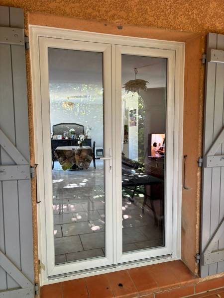 faire installer porte fenetre PVC Simiane Collongue