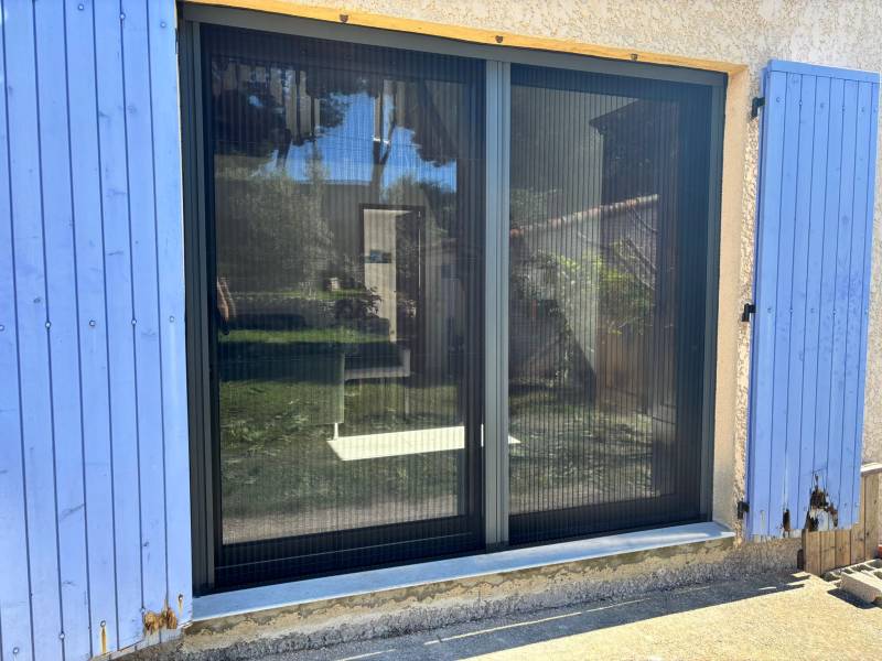 pose moustiquaire baie vitrée Rognac dans les Bouches du Rhône