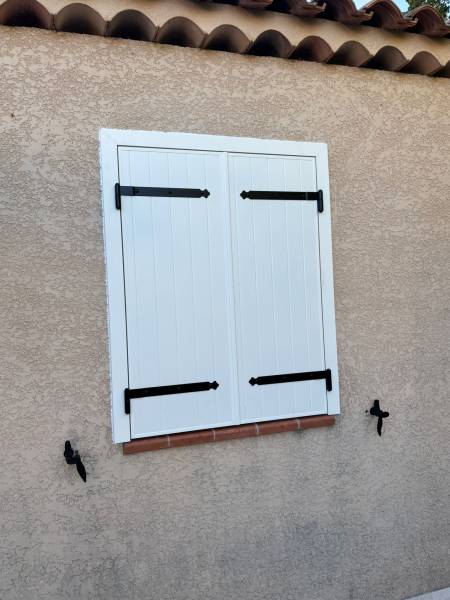 menuisier pour installation volets battants sur mesure coudoux