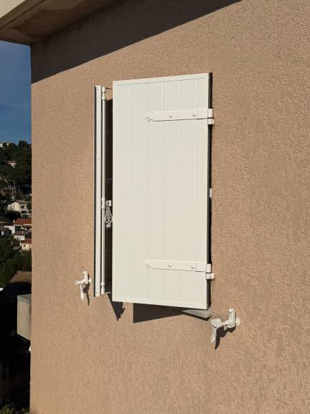 volets en alu blanc carry le rouet