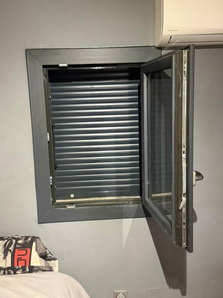 Pose de fenêtres PVC Gris Anthracite RAL 7016 à Lançon-de-Provence