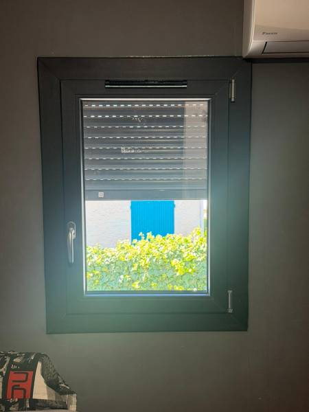 Pose de fenêtres PVC Gris Anthracite RAL 7016 à Lançon-de-Provence