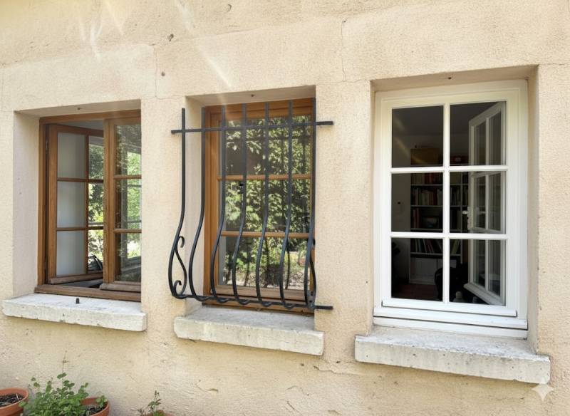 Remplacement de fenêtres bois par des modèles aluminium modernes à Salon-de-Provence, pour un gain d’isolation et d'esthétisme sur mesure